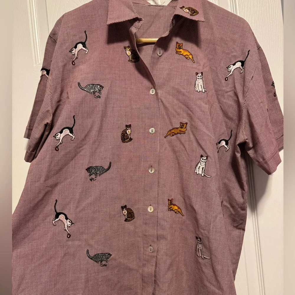 Cat button down top - Picture 2 of 3
